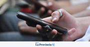 Una sanjuanina encontró un celular y lo regresó a sus dueños