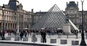 El Louvre reabre sus puertas tres días después del robo de joyas