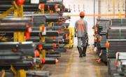 Una siderúrgica bonaerense paraliza sectores clave, suspendería a trabajadores y adelantaría vacaciones