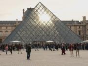 Robo en el Louvre: nuevas imágenes del robo y a cuánto asciende el valor del botín