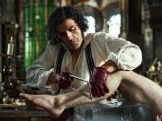El Frankenstein de Guillermo del Toro innova y reanima al monstruo y lo vuelve personal con toda su imaginería visual