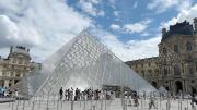 Museo Louvre reabre sus puertas tres días después del robo de joyas – Correo del Caroní