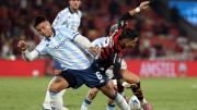 Con un gol en contra de Marcos Rojo: Racing perdió la ida ante Flamengo
