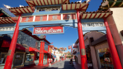 Masivo operativo del ICE en Chinatown: ¿cuáles son los antecedentes de los inmigrantes arrestados?
