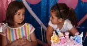 Video: Cinco años después, reaparecen las hermanas cuya pelea de cumpleaños se hizo viral