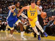 Los Lakers debutan con derrota y sin LeBron James