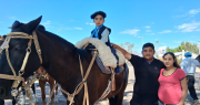 Thiago, el pequeño jinete fanático de los caballos que contagió su pasión a toda la familia