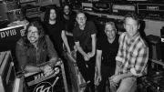 Foo Fighters lanzó su nuevo sencillo “Asking For A Friend” y anunció una nueva gira