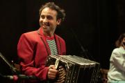 Tango, bandoneón y nostalgia rockera: Peke Dima y un homenaje al ADN musical argentino