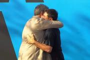 Nos peleamos un poco cada tanto: Juan Grabois se abrazó con Sergio Massa en el cierre de campaña de Fuerza Patria