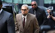 El cantante Chris Brown comparece ante un tribunal británico por agresión