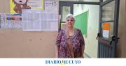 María Teresa, la vecina de Capital que inauguró la votación en la Escuela Antonio Torres