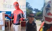 Las perlitas de las elecciones: la mamá de Milei fue sin el DNI y un Joker no pudo votar, pero un Spiderman si