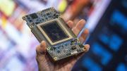 Qualcomm presenta chip que compite con Nvidia en mercado de aceleradores de IA