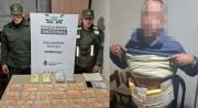 Llevaba escondido en el cuerpo más de cuatro kilos de cocaína: iba en un colectivo de Roca a Bariloche