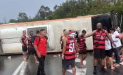 Volcó un micro de hinchas de Flamengo que venía a Argentina para el partido vs Racing