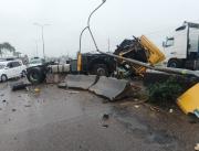 Tráiler protagoniza accidente en la ruta Montero–Warnes, a la altura del ingreso a Villa Copacabana