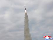 Corea del Norte lanzó misiles de crucero horas antes de la llegada de Trump a Corea del Sur