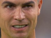 La imagen viral de Cristiano Ronaldo motivándose a sí mismo antes de patear un tiro libre con el Al Nassr: Vas a marcar, vas a marcar