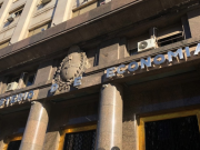 El Tesoro renovó el 57% de sus vencimientos de deuda y busca reactivar la economía