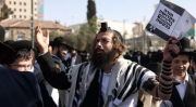 Israel: miles de ultraortodoxos protestan en Jerusalén contra el servicio militar obligatorio