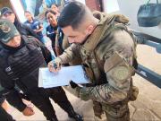 Capturan y entregan a Brasil a prófugo con 18 procesos judiciales