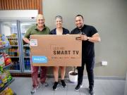 Diario RÍO NEGRO entregó el Smart TV del sorteo por el día de la Madre