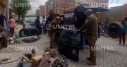 Hombre halla en una feria de El Alto las partes de su vehículo robado en agosto