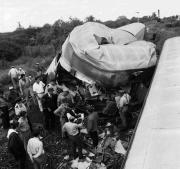 Recuerdos fotográficos: 1966. La tragedia en el tren que se dobló en U en Estación Aráoz