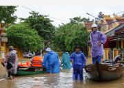 Las inundaciones en Vietnam dejan imágenes impactantes y al menos 13 muertos