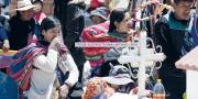 Bolivianos celebran la tradición de Todos Santos en distintos puntos del país