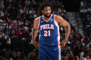 Joel Embiid es multado con gran cantidad de dinero por este insólito motivo