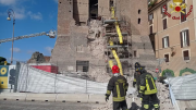 Se derrumbó parte de una histórica torre medieval en Italia: hay al menos cuatro heridos