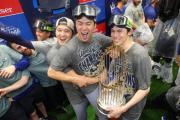 Yamamoto y Ohtani conquistan Japón con el triunfo de los Dodgers