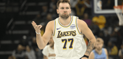 Luka Doncic lidera triunfo de Lakers sobre el Heat