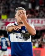 Tattoo de Lobo en el corazón, solvencia atrás y una pelota caliente: los ex Boca de Gimnasia que la rompieron en el Monumental