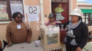Los bolivianos acuden a las urnas en una jornada electoral tranquila