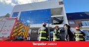 Bomberos sacaron una placa del edificio de la Caja de Previsión