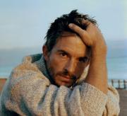 Jonathan Bailey es el hombre más sexy del mundo para la revista People