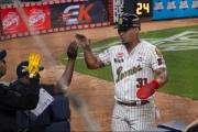 Oswaldo Arcia dispara enorme grand slam y firma esta hazaña en la historia de la LVBP