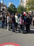 Una escuela secundaria de La Plata sale a la calle para reclamar contra la violencia y el miedo