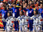 Tres astronautas quedaron varados tras chocar con basura espacial y no saben cuándo volverán a la Tierra: la misión Shenzhou-20