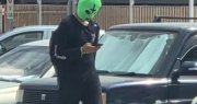 ¿Acosador enmascarado en Antofagasta? Viralizan video de sujeto que estaría hostigando a mujeres en la vía pública