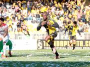 El momento más feliz del goleador Cecilio Waterman