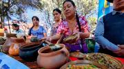 Municipios destacan la gastronomía, la producción agrícola y el turismo en ferias locales