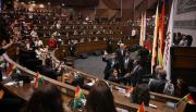 Milei, en Bolivia: el presidente fue ovacionado en el Congreso y acaparó la atención de los legisladores en la asunción de Paz