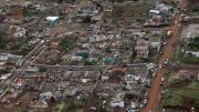Vientos llegaron hasta los 250 kilómetros por hora: Tornado deja seis muertos y más de 430 heridos en el sur de Brasil