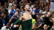 Djokovic eterno: ganó en Atenas y celebró su título 101 con una palomita espectacular