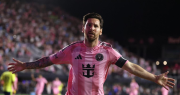 Tremendo show de Messi en la goleada de Inter Miami: doblete y asistencia número 400