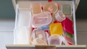 Chau a los tuppers desordenados: la solución sencilla que transforma la cocina en un solo paso